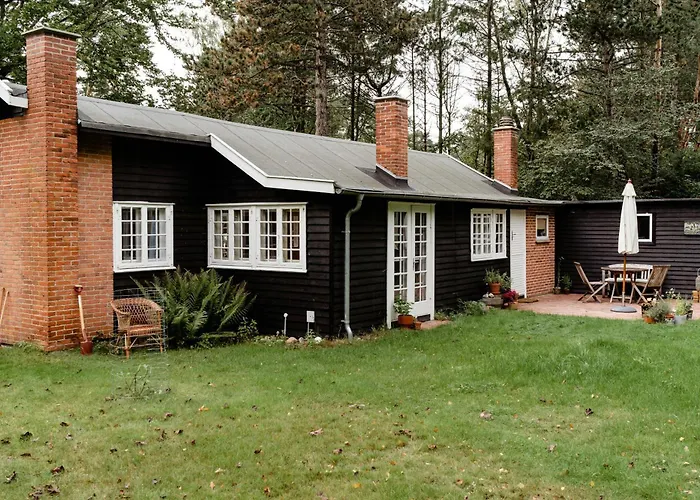 Family House For Design Lovers At Heatherhill *