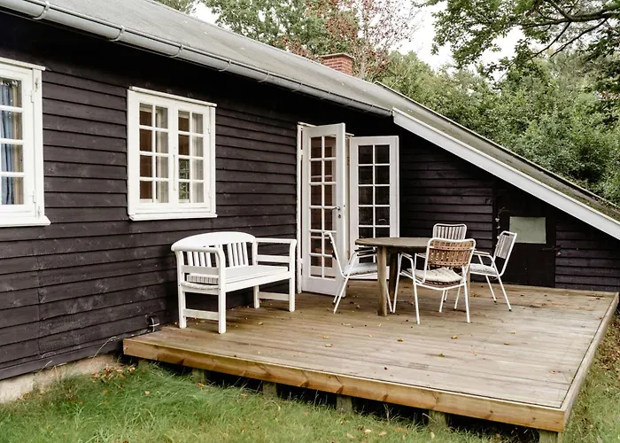 Family House For Design Lovers At Heatherhill